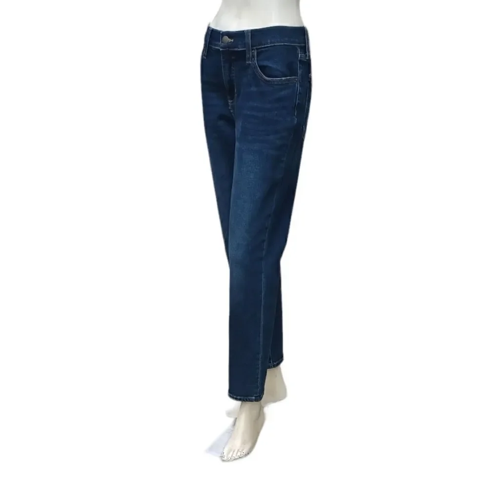 701418....Universal Thread Straight leg Jeans Size 6/28,  8